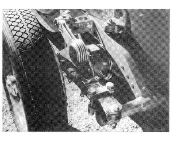 Tipo B 1935 Ballestre-féle csillapítással hátul